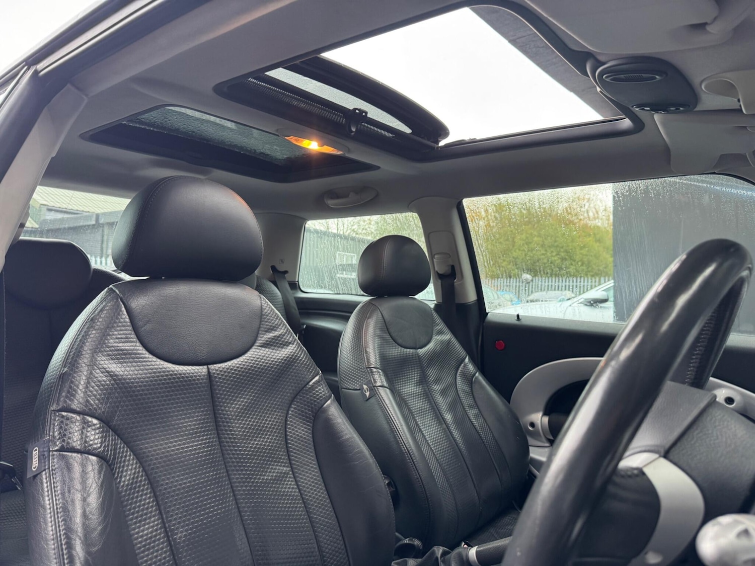 Used MINI Hatch 2002 for sale - 76992379: Photo 30