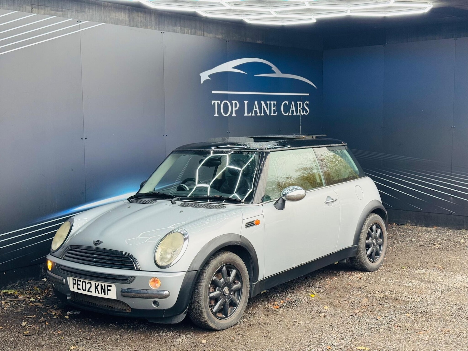 Used MINI Hatch 2002 for sale - 76992379: Photo 8