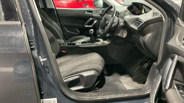 Used Peugeot 308 2015 for sale - 77215875: Photo 5