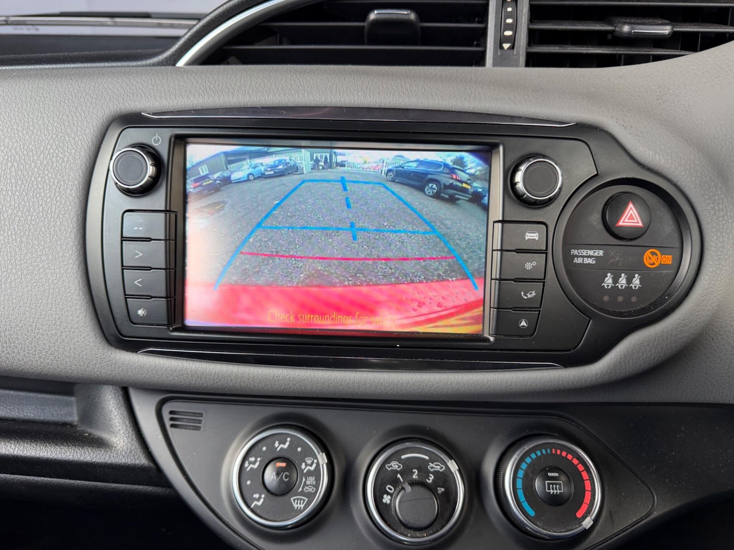 Used Toyota Yaris 2015 for sale - 77884912: Photo 11