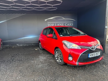 Used Toyota Yaris 2015 for sale - 77884912: Photo