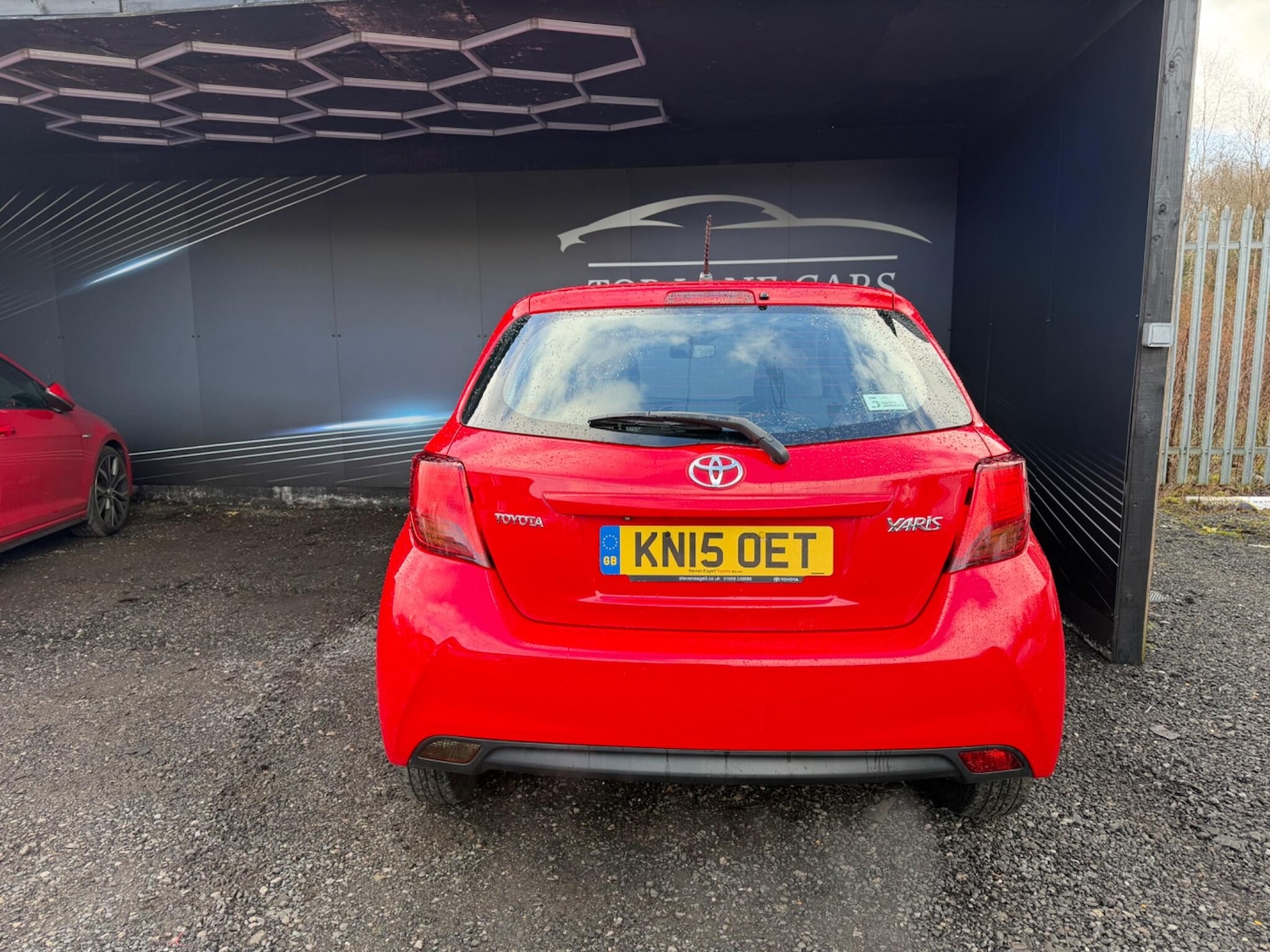 Used Toyota Yaris 2015 for sale - 77884912: Photo 2