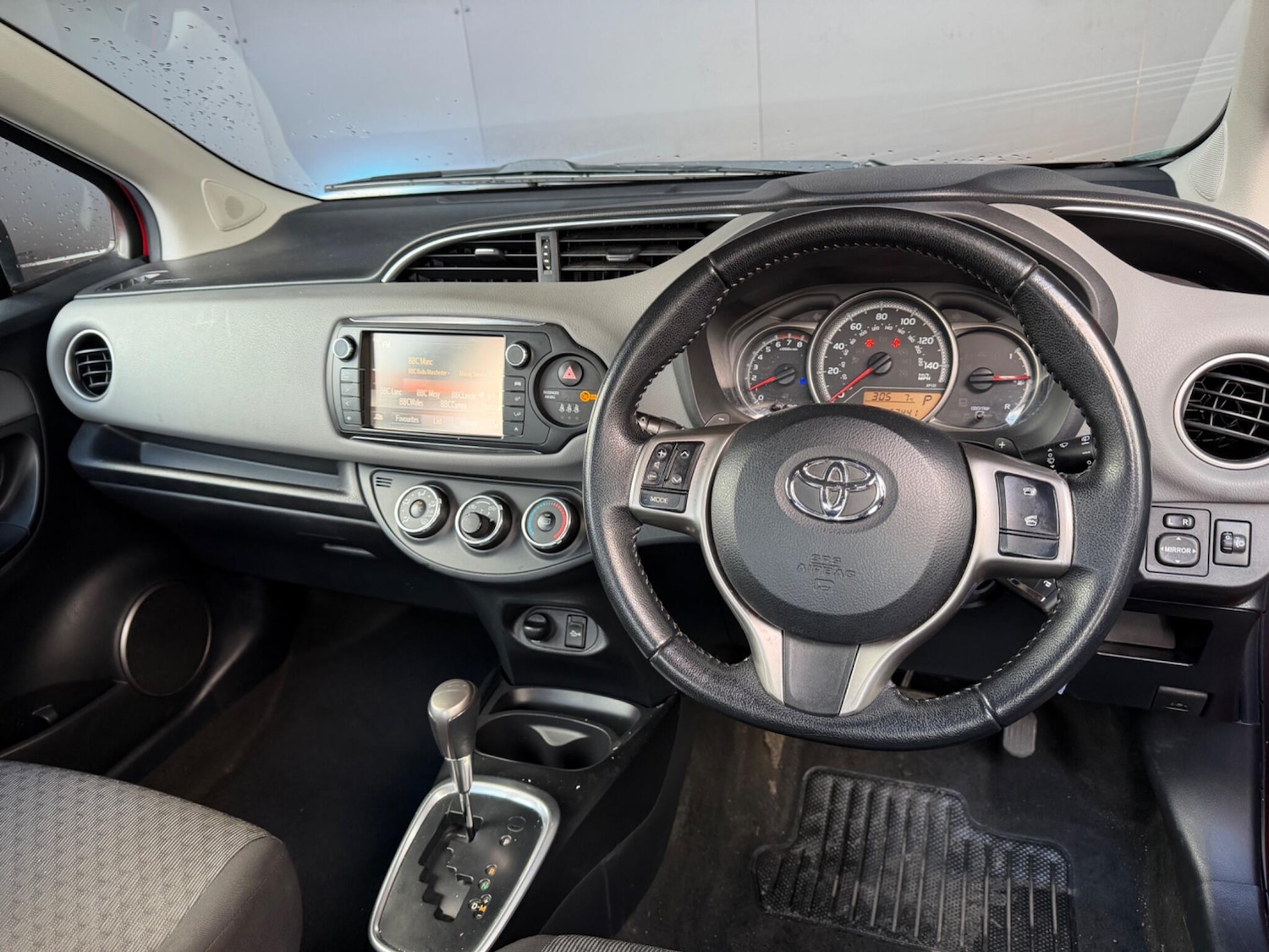 Used Toyota Yaris 2015 for sale - 77884912: Photo 5