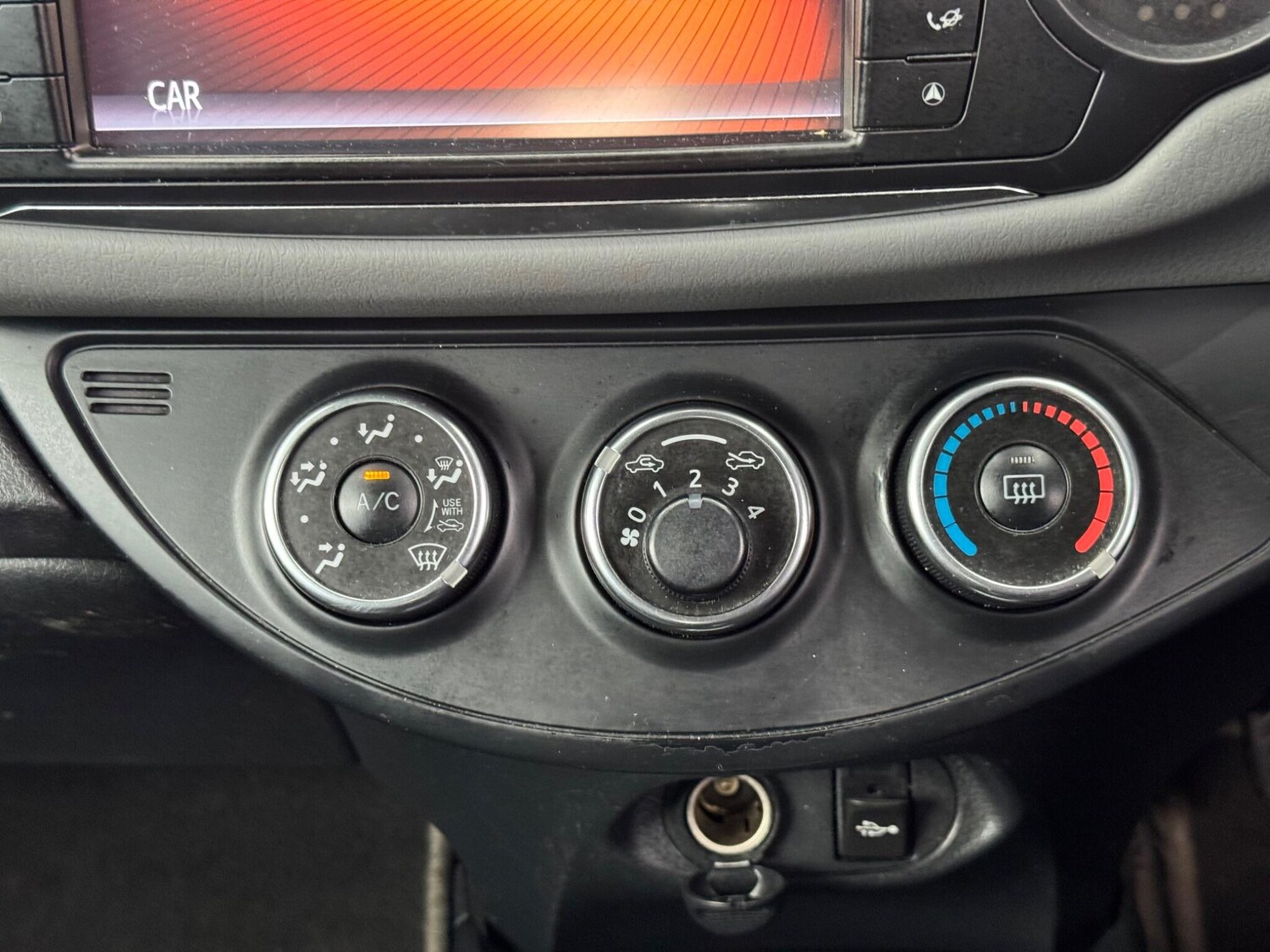 Used Toyota Yaris 2014 for sale - 77884899: Photo 28