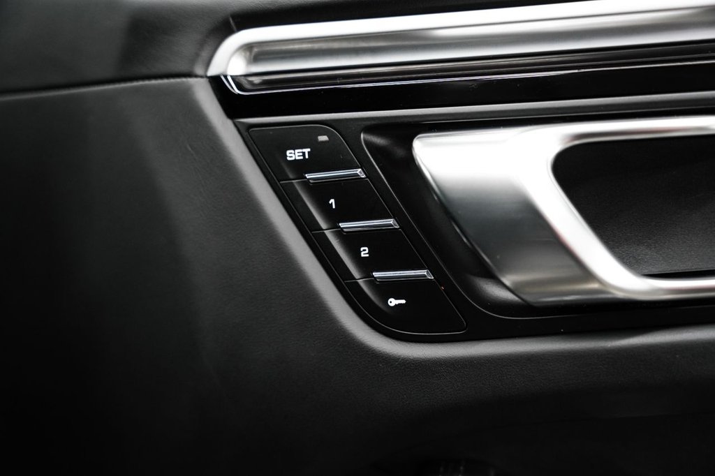 Used Porsche Macan 2018 for sale - 77121847: Photo 17