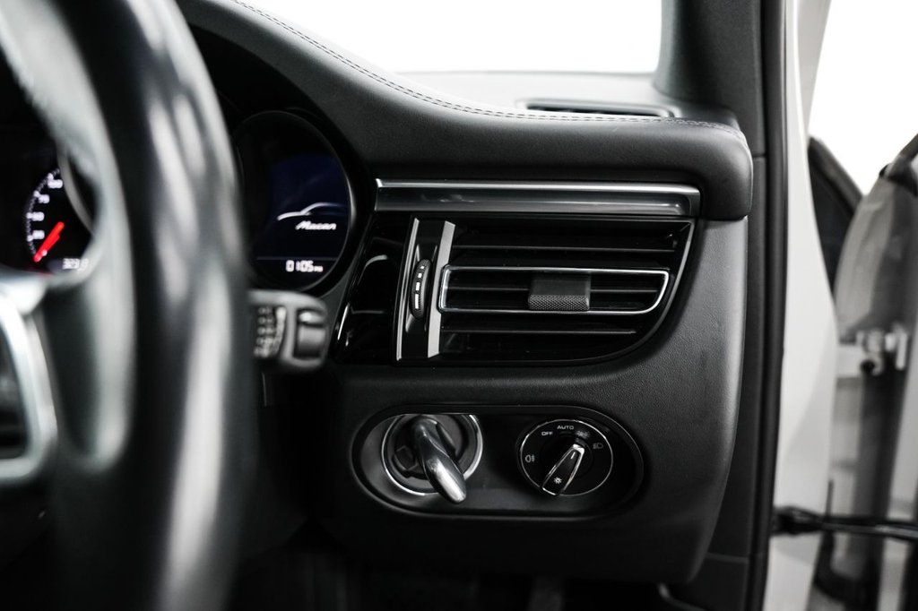 Used Porsche Macan 2018 for sale - 77121847: Photo 23