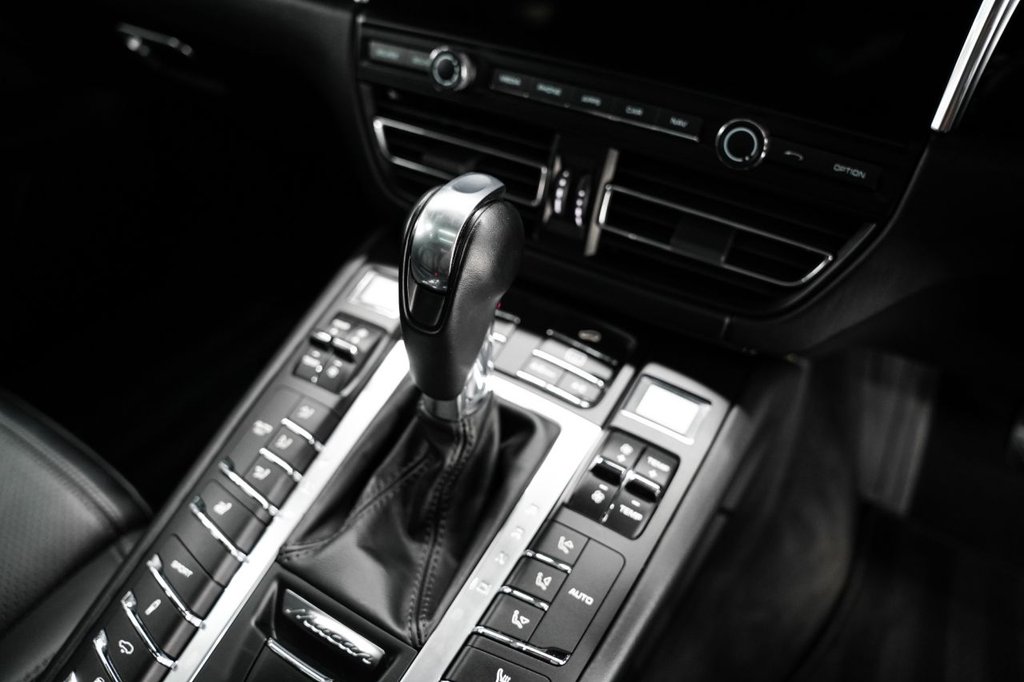 Used Porsche Macan 2018 for sale - 77121847: Photo 38