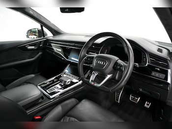 Used Audi Q7 2020 for sale - 75487700: Photo