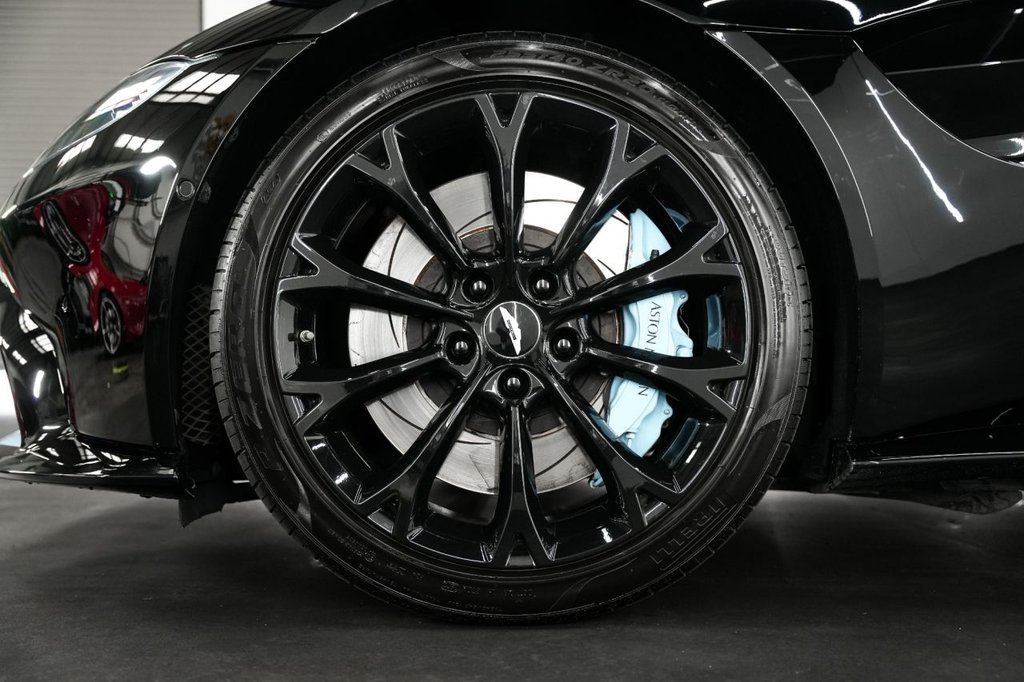 Used Aston Martin Vantage 2018 for sale - 76312866: Photo 11