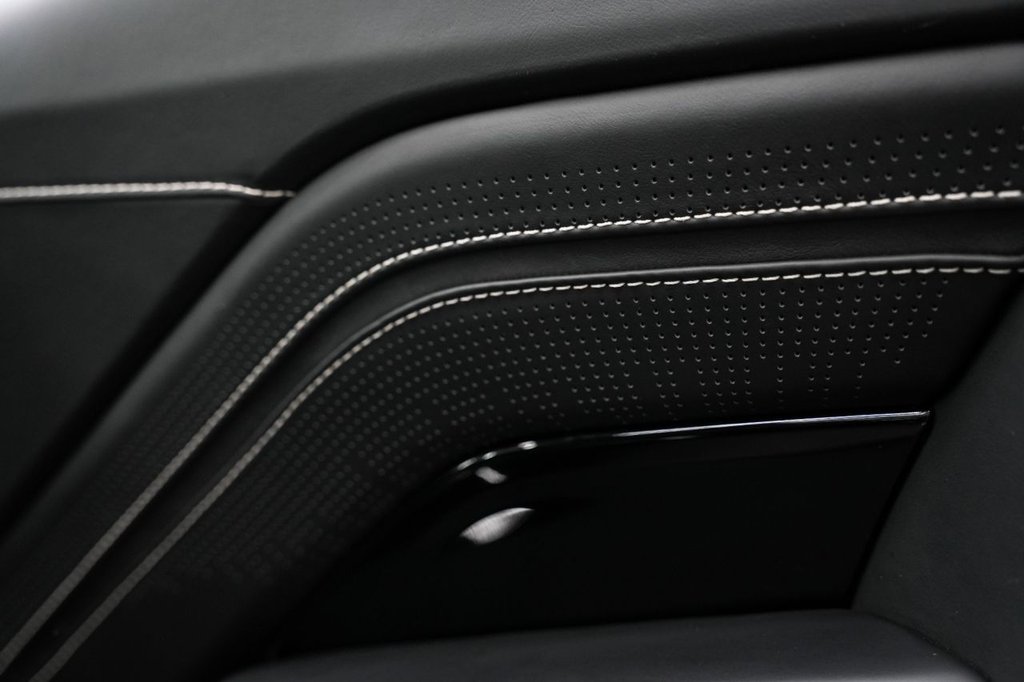 Used Aston Martin Vantage 2018 for sale - 76312866: Photo 18