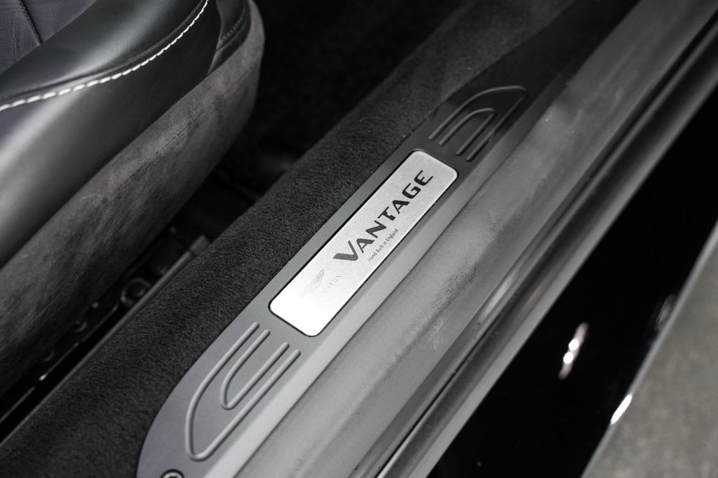 Used Aston Martin Vantage 2018 for sale - 76312866: Photo 21
