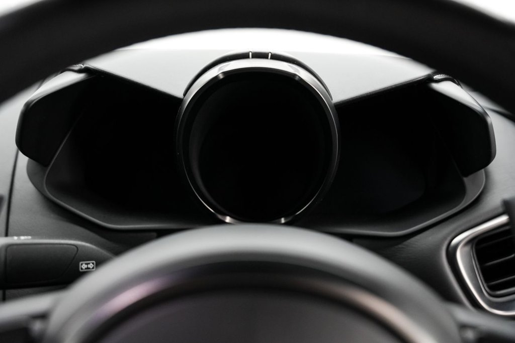 Used Aston Martin Vantage 2018 for sale - 76312866: Photo 23