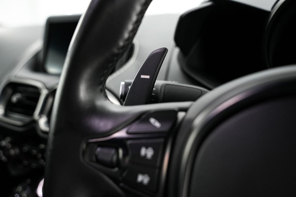 Used Aston Martin Vantage 2018 for sale - 76312866: Photo 29