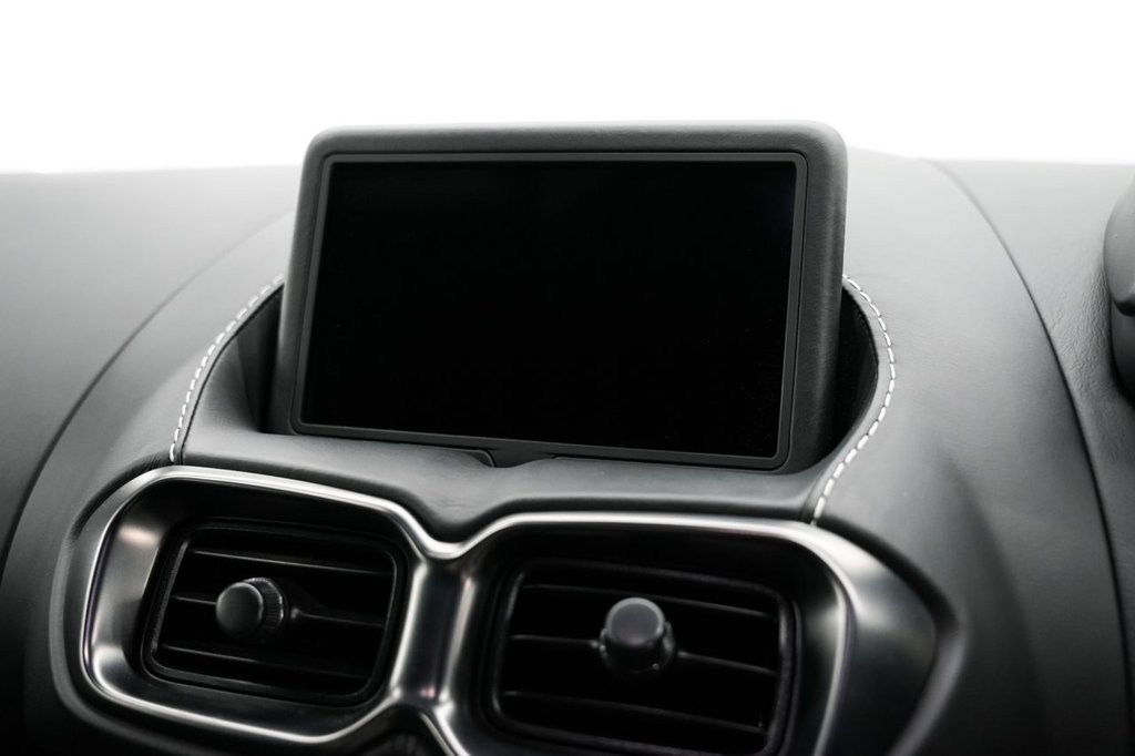 Used Aston Martin Vantage 2018 for sale - 76312866: Photo 32