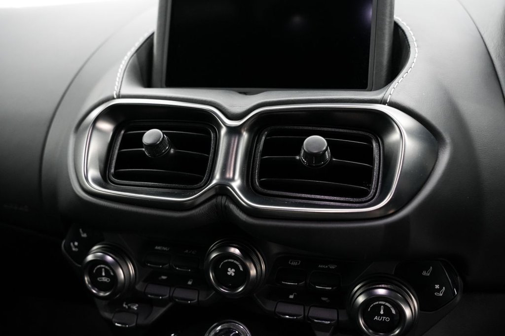 Used Aston Martin Vantage 2018 for sale - 76312866: Photo 33