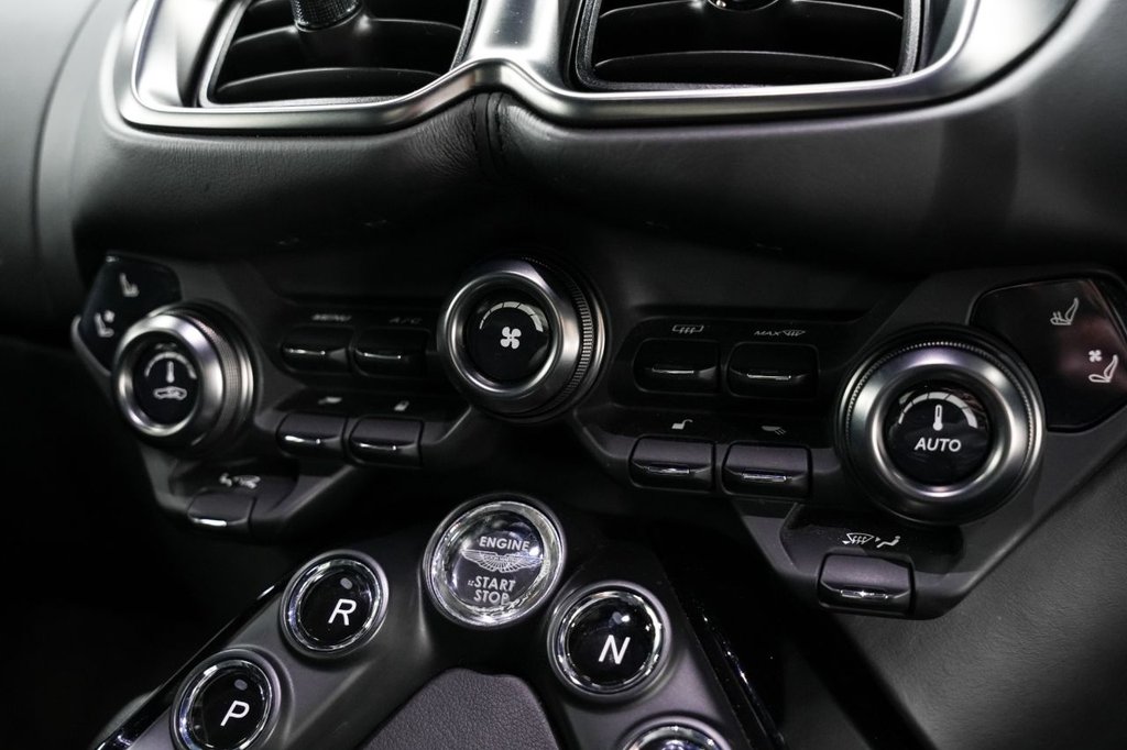 Used Aston Martin Vantage 2018 for sale - 76312866: Photo 34