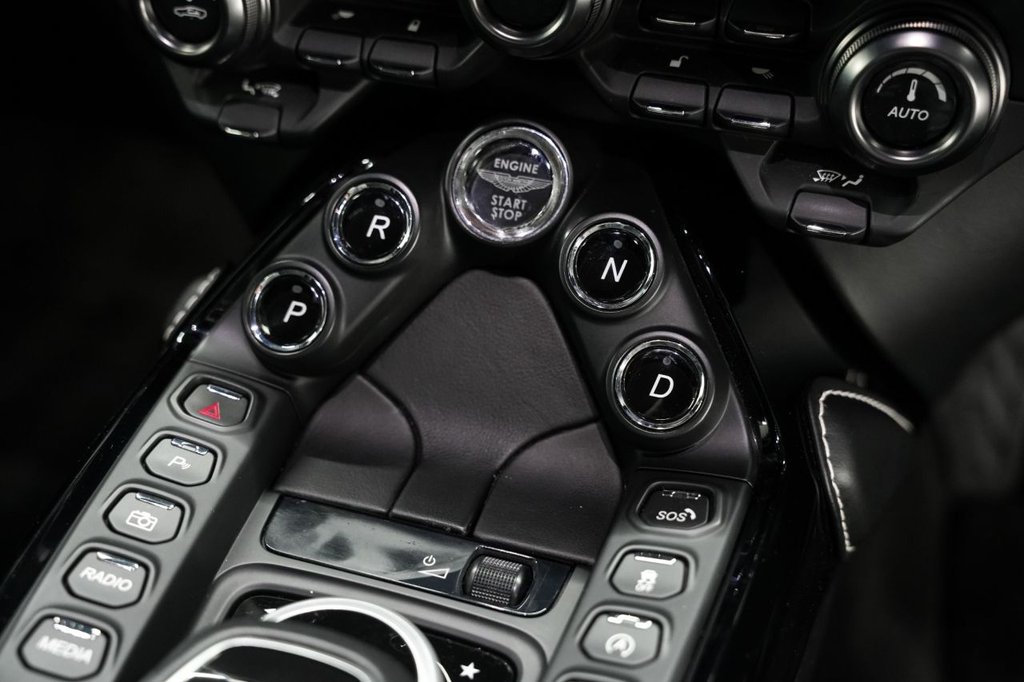 Used Aston Martin Vantage 2018 for sale - 76312866: Photo 36