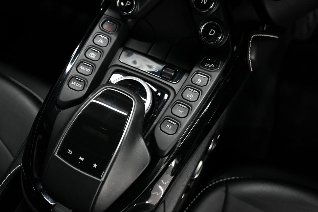 Used Aston Martin Vantage 2018 for sale - 76312866: Photo 38