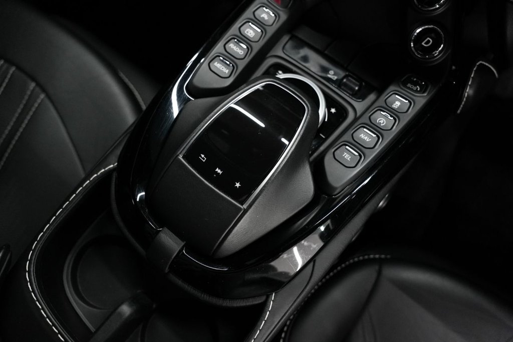 Used Aston Martin Vantage 2018 for sale - 76312866: Photo 42