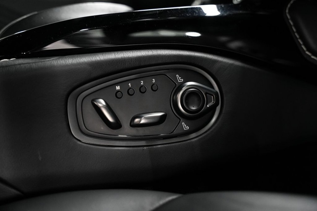 Used Aston Martin Vantage 2018 for sale - 76312866: Photo 43