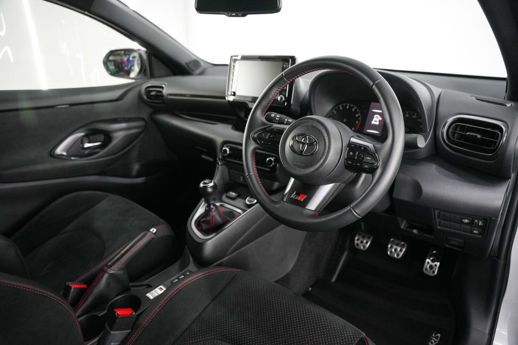 Used Toyota Yaris 2022 for sale - 76941599: Photo 2