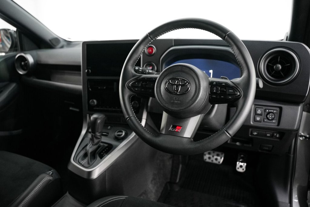 Used Toyota Yaris 2024 for sale - 76686453: Photo 2