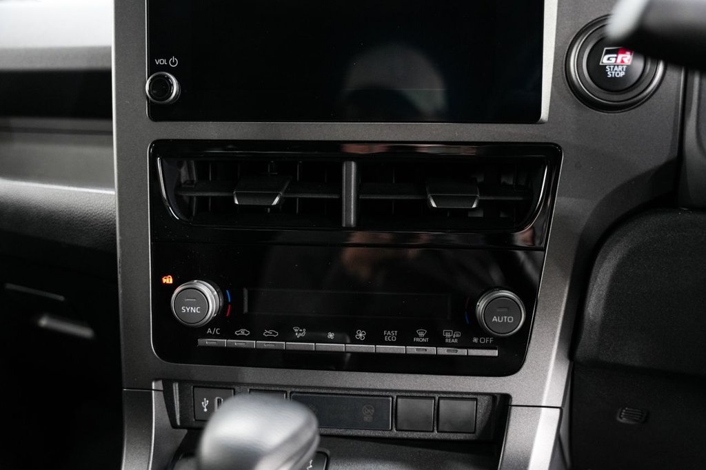 Used Toyota Yaris 2024 for sale - 76686453: Photo 25