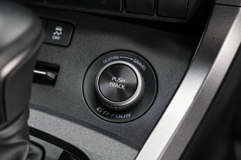 Used Toyota Yaris 2024 for sale - 76686453: Photo 27