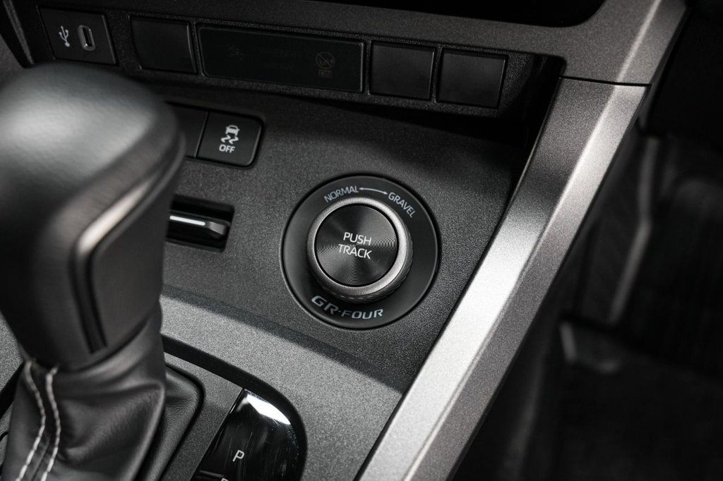 Used Toyota Yaris 2024 for sale - 76686453: Photo 28