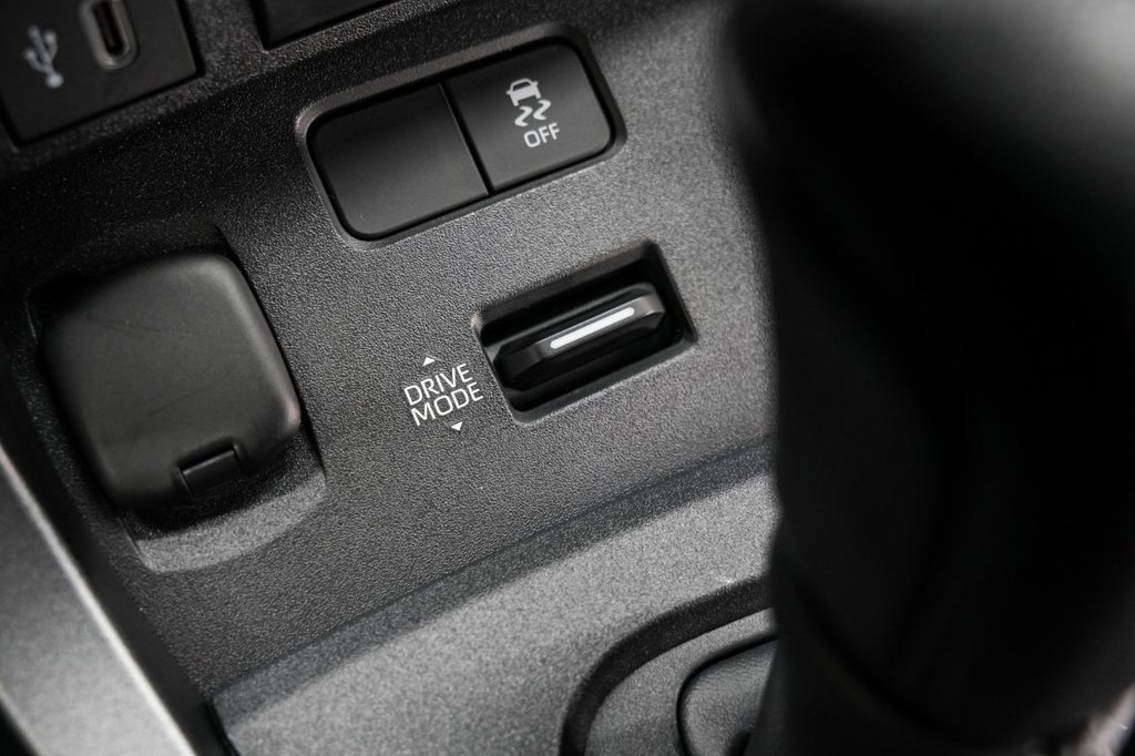 Used Toyota Yaris 2024 for sale - 76686453: Photo 29