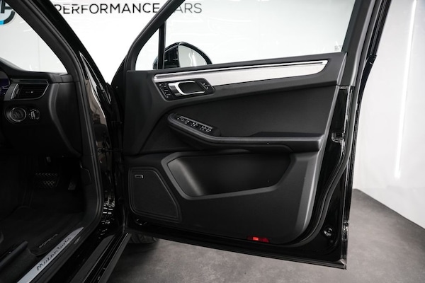 Used Porsche Macan 2016 for sale - 75527914: Photo 16