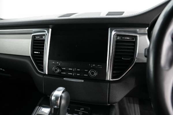 Used Porsche Macan 2016 for sale - 75527914: Photo 31