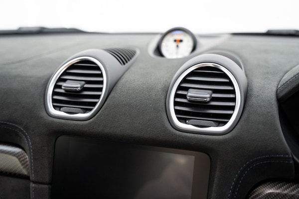 Used Porsche 718 Cayman 2023 for sale - 74740297: Photo 27