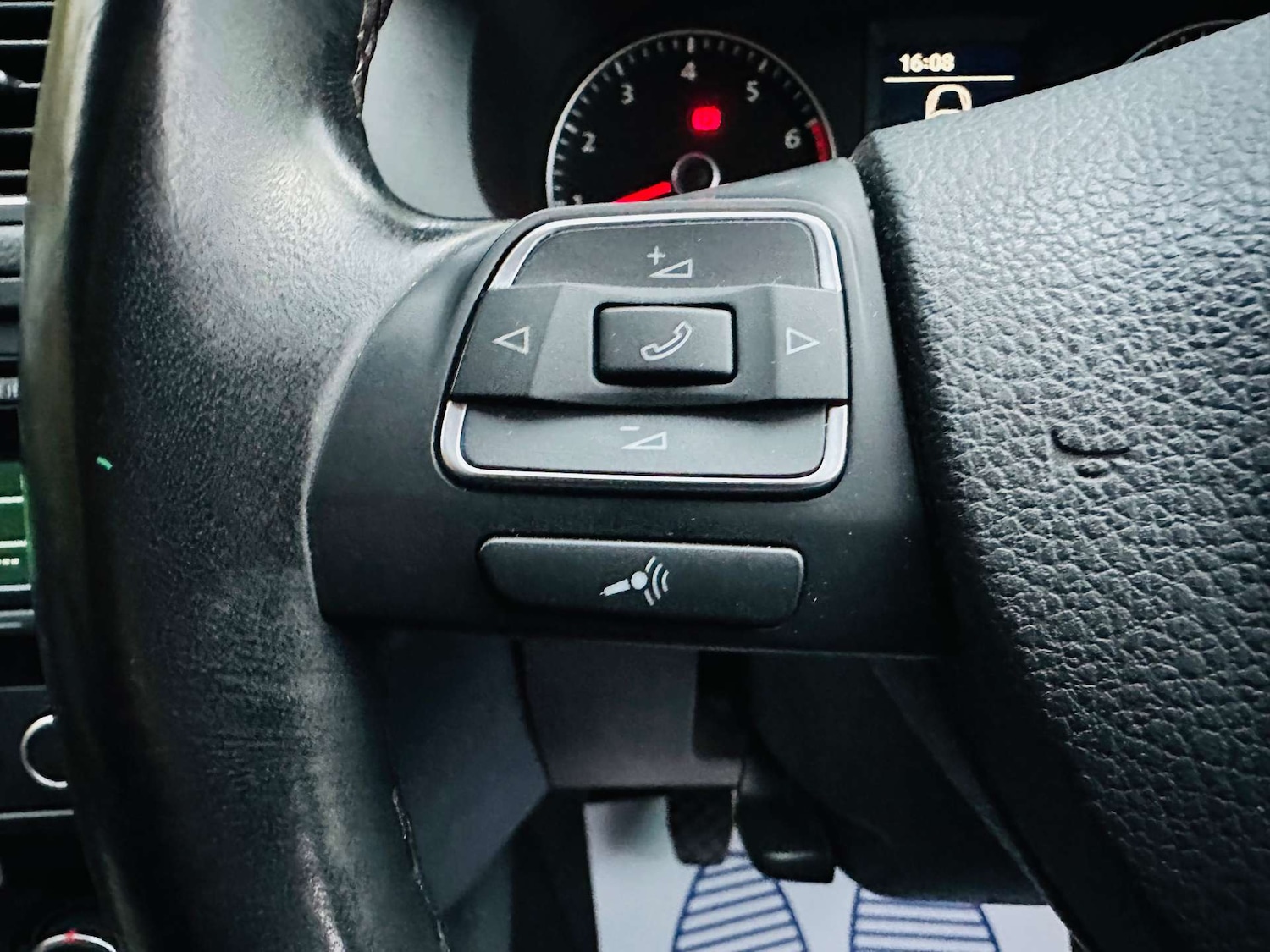 Used Volkswagen Jetta 2012 for sale - 76481417: Photo 21