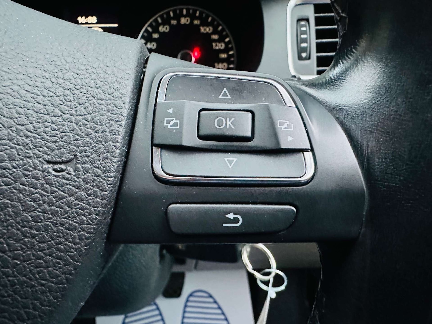 Used Volkswagen Jetta 2012 for sale - 76481417: Photo 22