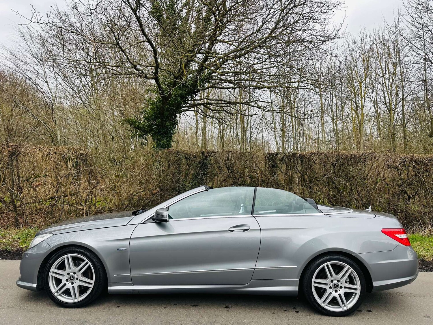 Used Mercedes-Benz E Class 2011 for sale - 77905907: Photo 31