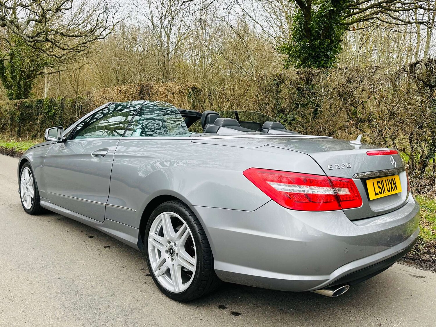 Used Mercedes-Benz E Class 2011 for sale - 77905907: Photo 32