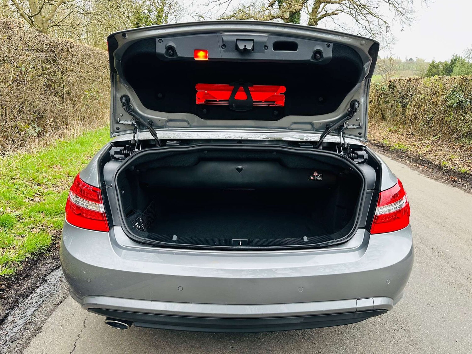 Used Mercedes-Benz E Class 2011 for sale - 77905907: Photo 38