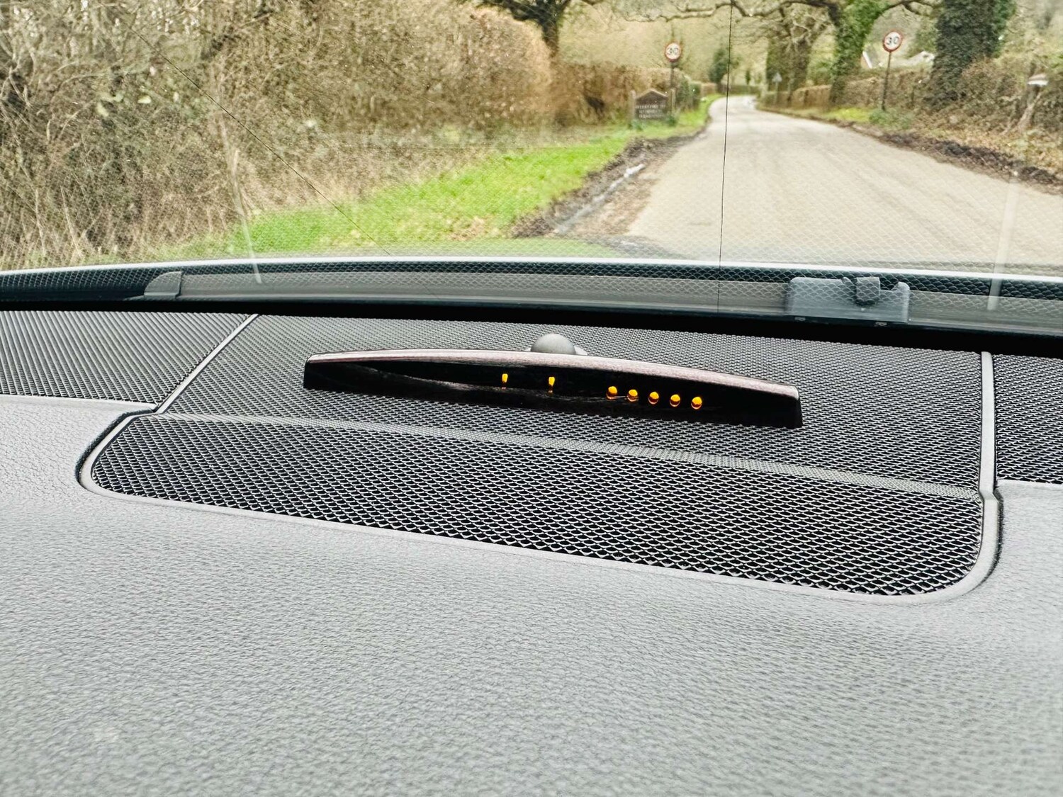 Used Mercedes-Benz E Class 2011 for sale - 77905907: Photo 45