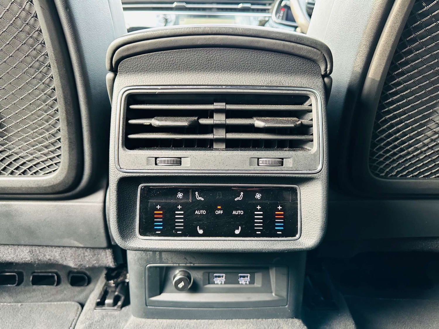 Used Audi Q8 2020 for sale - 77989973: Photo 32