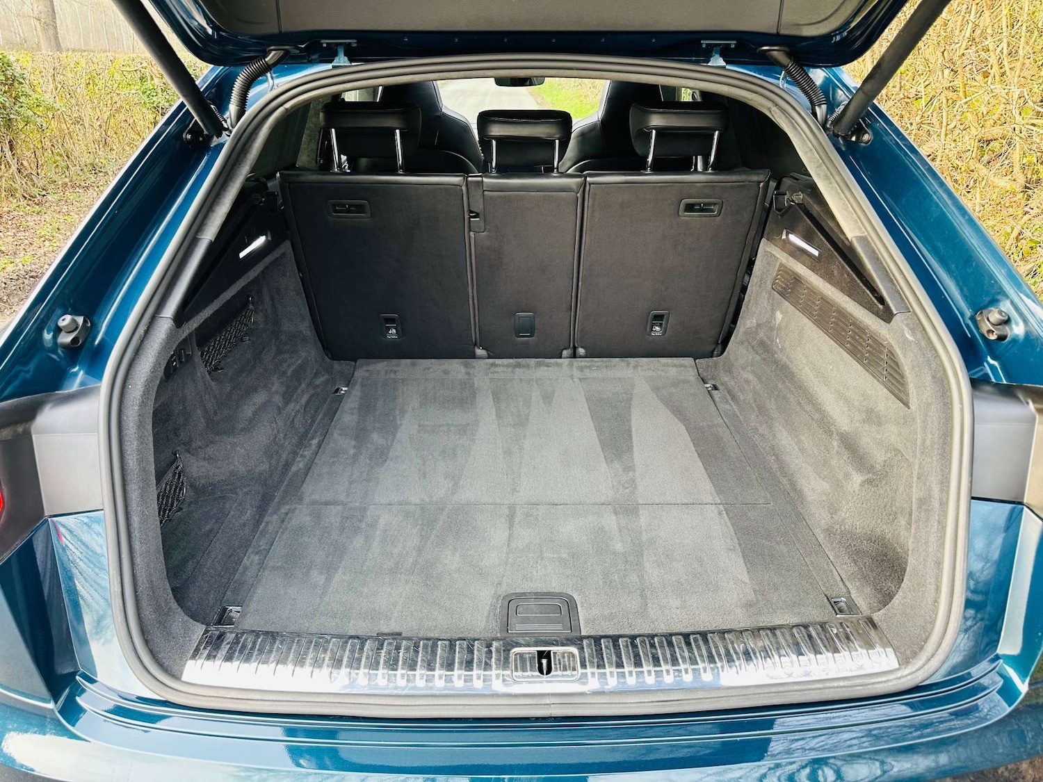 Used Audi Q8 2020 for sale - 77989973: Photo 50