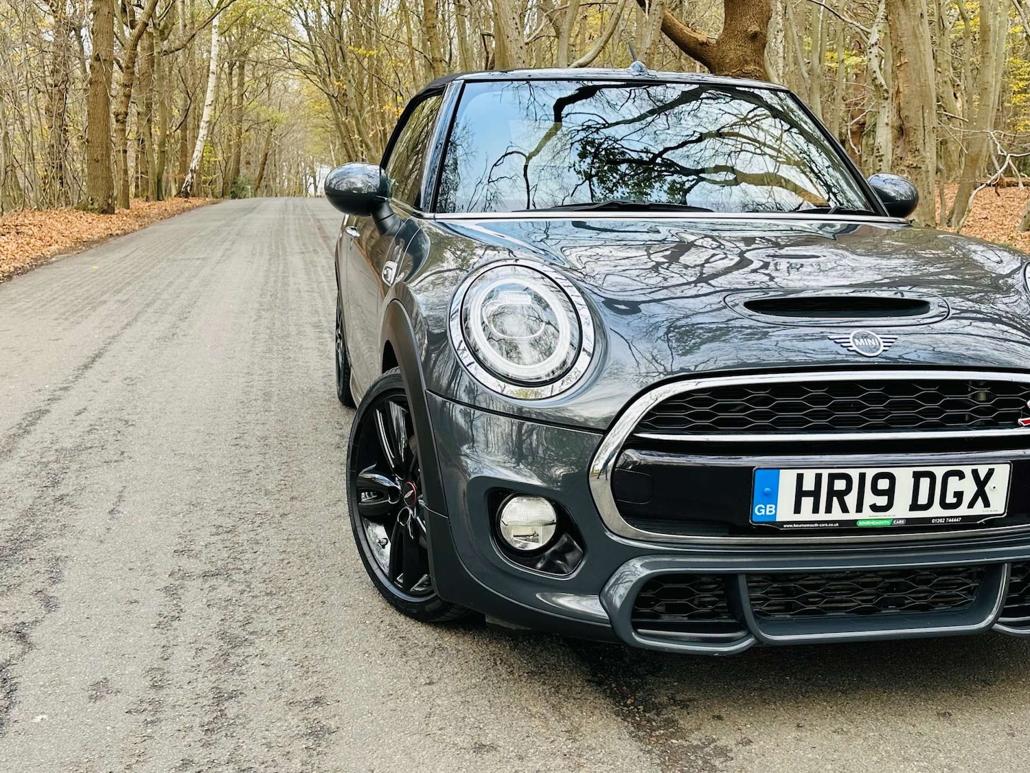 Used MINI Convertible 2019 for sale - 76694814: Photo 2