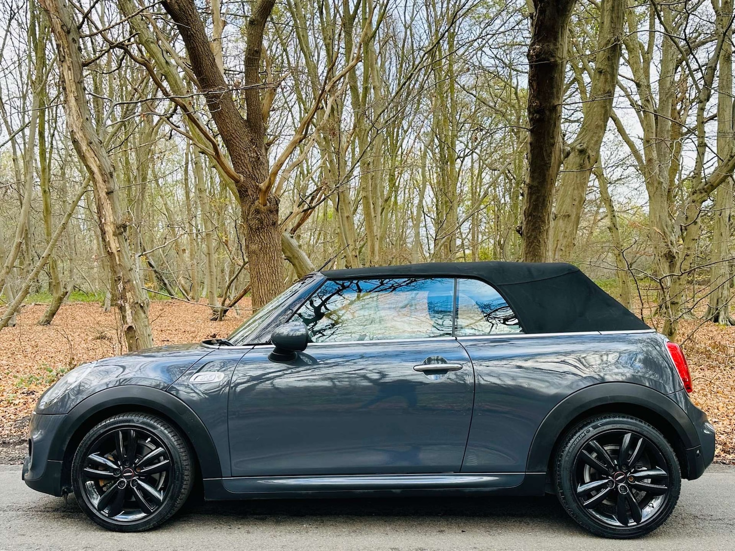 Used MINI Convertible 2019 for sale - 76694814: Photo 32