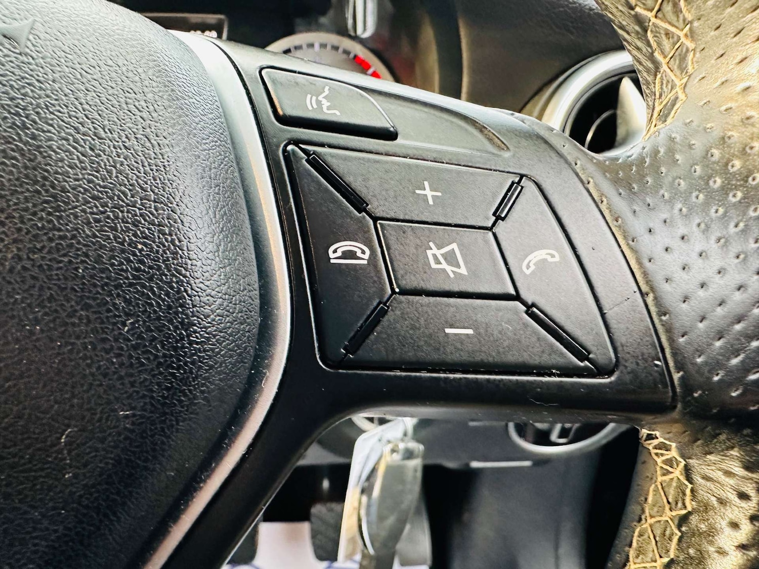 Used Mercedes-Benz A-Class 2015 for sale - 77621878: Photo 21