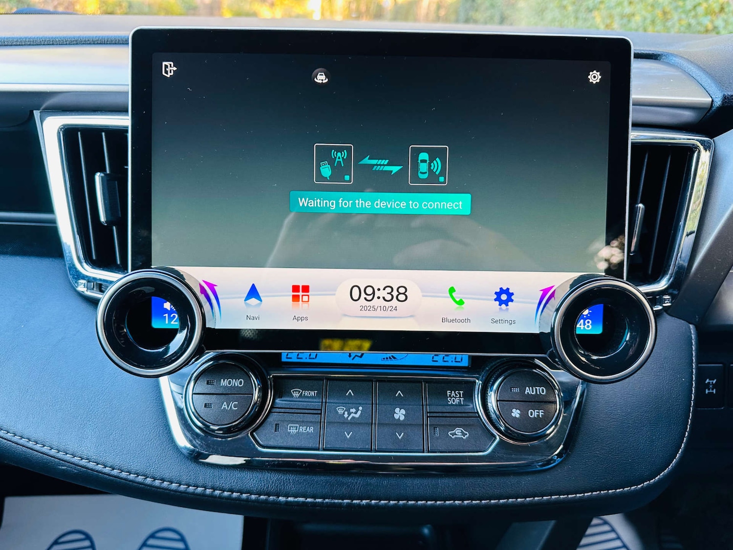 Used Toyota RAV4 2015 for sale - 76363959: Photo 13