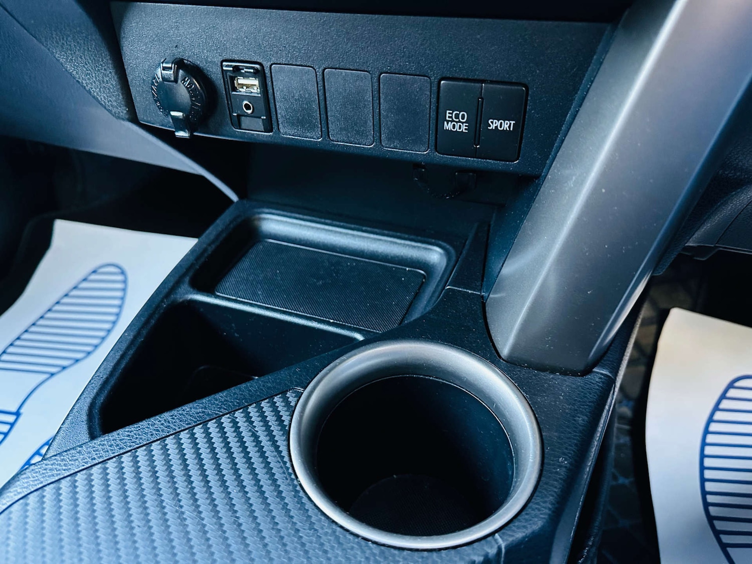 Used Toyota RAV4 2015 for sale - 76363959: Photo 17