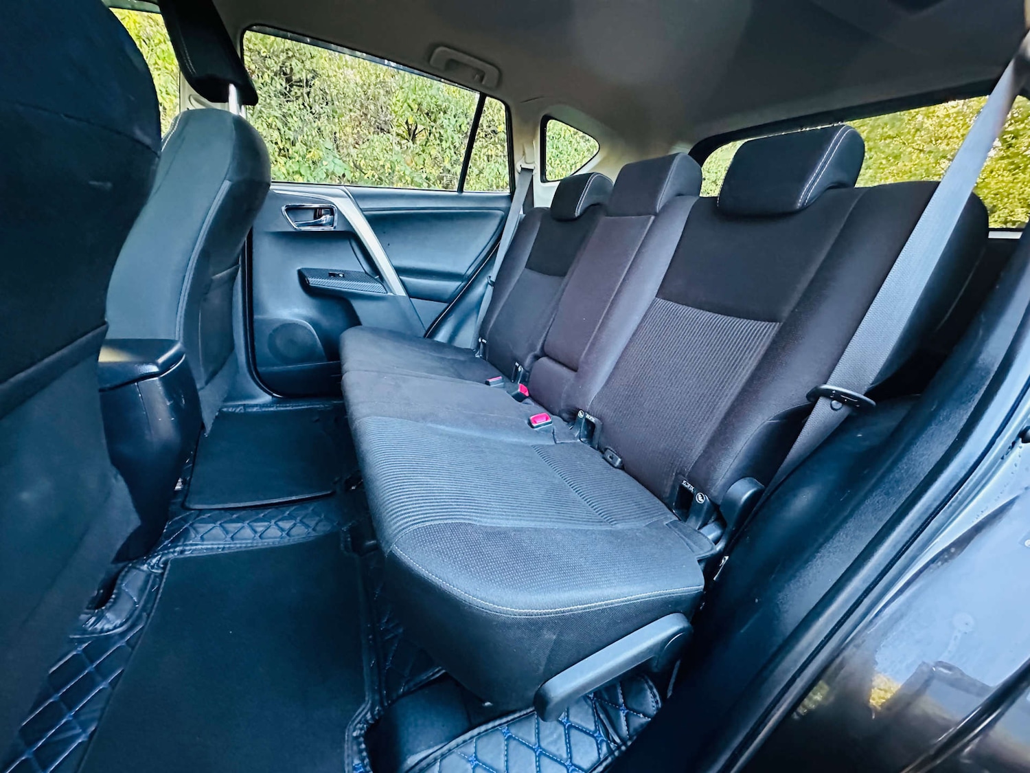 Used Toyota RAV4 2015 for sale - 76363959: Photo 28