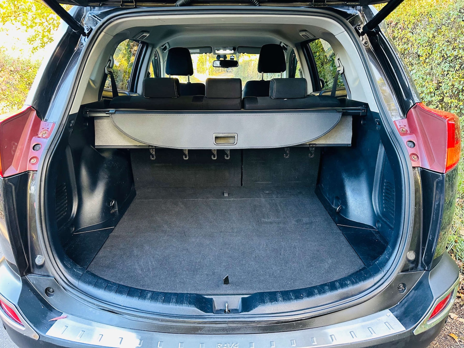 Used Toyota RAV4 2015 for sale - 76363959: Photo 45