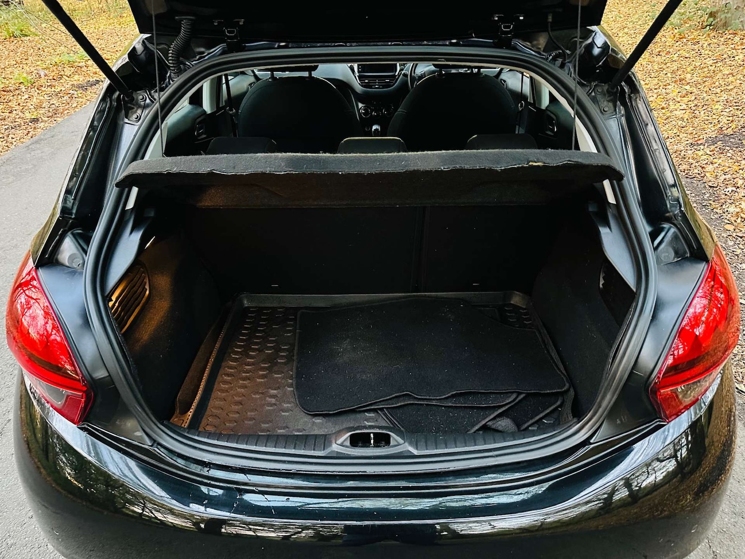 Used Peugeot 208 2018 for sale - 76385764: Photo 36