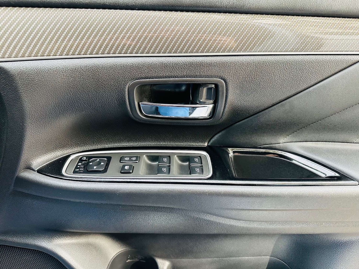 Used Mitsubishi Outlander 2019 for sale - 76375093: Photo 28
